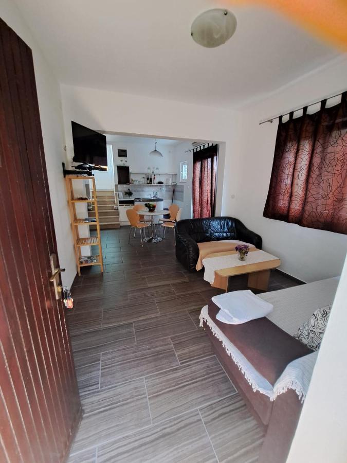Apartmani Dusica Лумбарда Екстер'єр фото