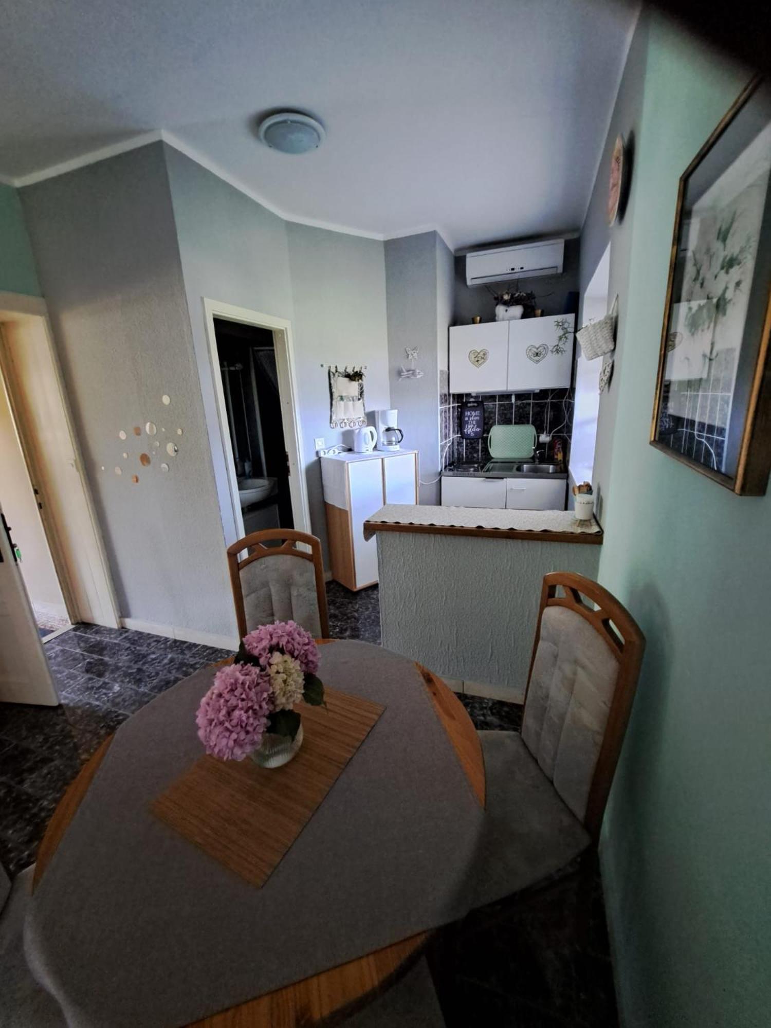 Apartmani Dusica Лумбарда Екстер'єр фото